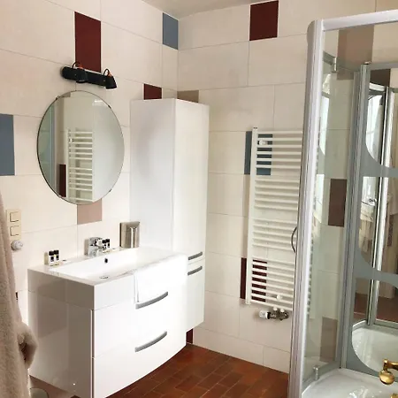 De La Chapelle Otel 3*