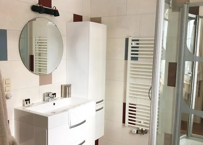 De La Chapelle Hotel 3*